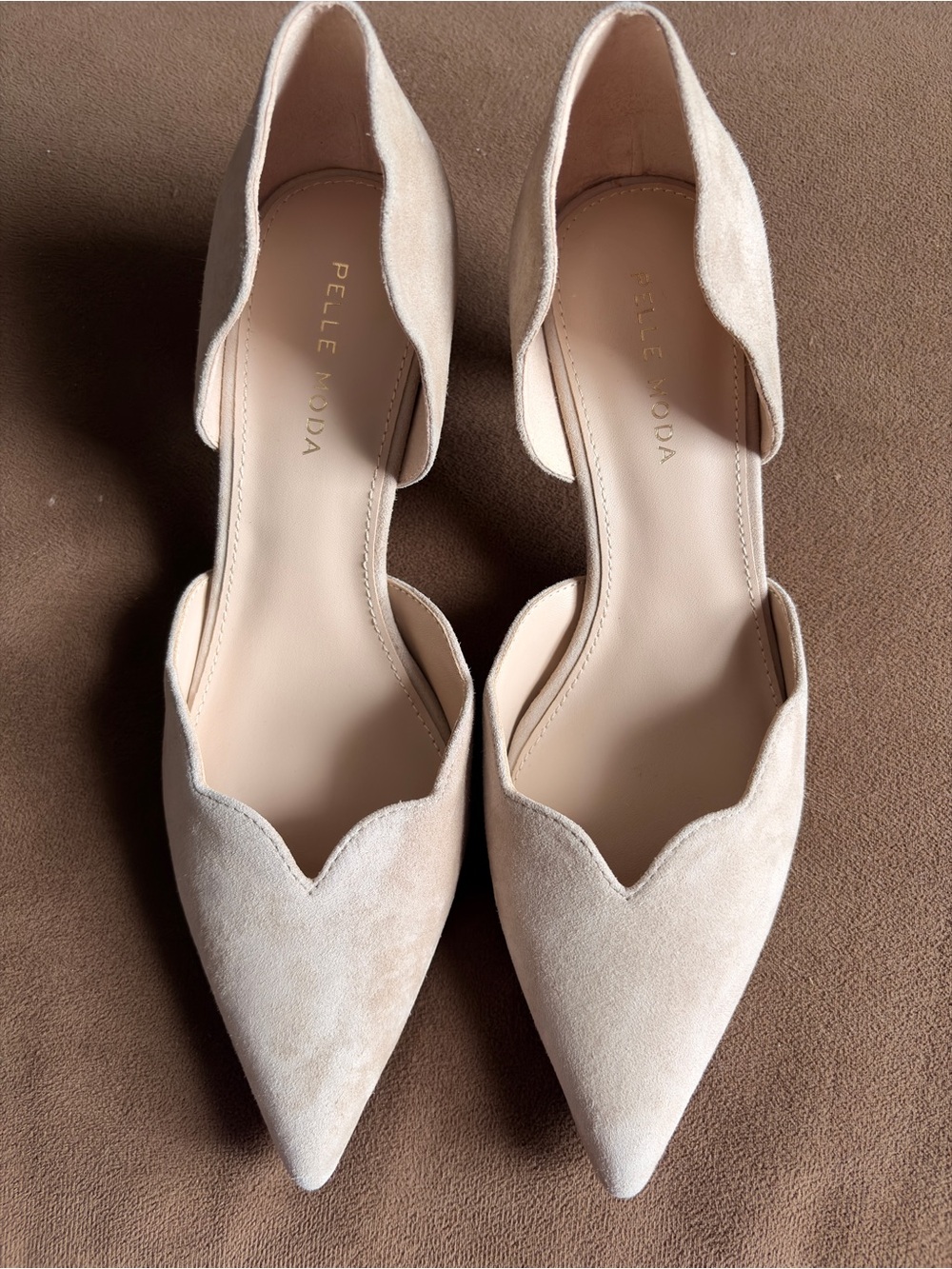 PELLE MODA Scalloped Suede Mid-Heel Pumps in Light Beige